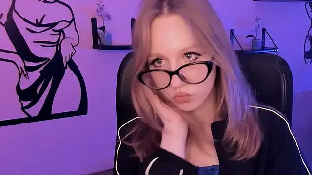 DariaTate from StripChat is Freechat