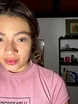 dDannii from StripChat is Freechat