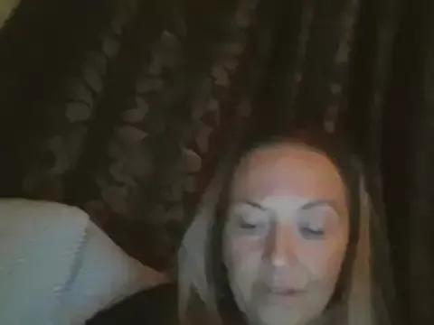 DDnaughty performants stats from StripChat