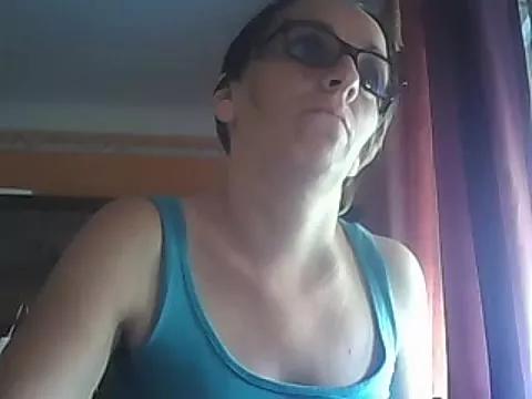 Dettybitch40 on StripChat 