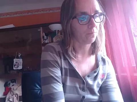 Dettybitch40 on StripChat 