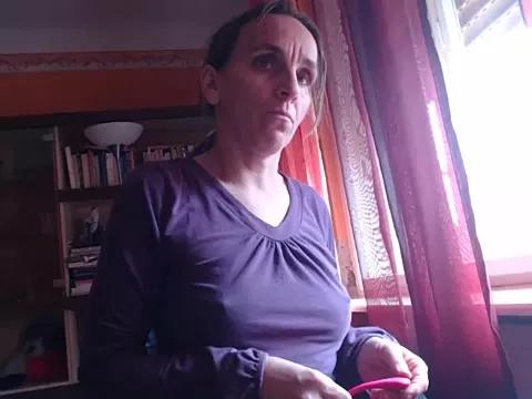 Dettybitch40 from StripChat