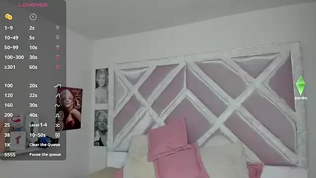 Diamondd_girll from StripChat is Freechat