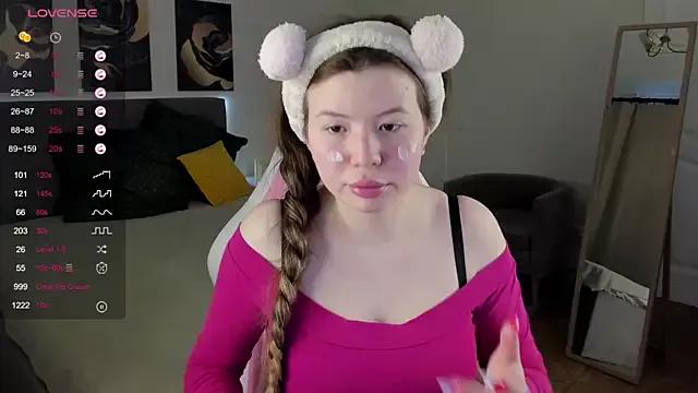 DianaDolll from StripChat is Freechat