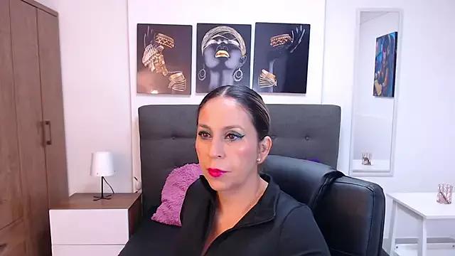 DianaPearls from StripChat is Freechat