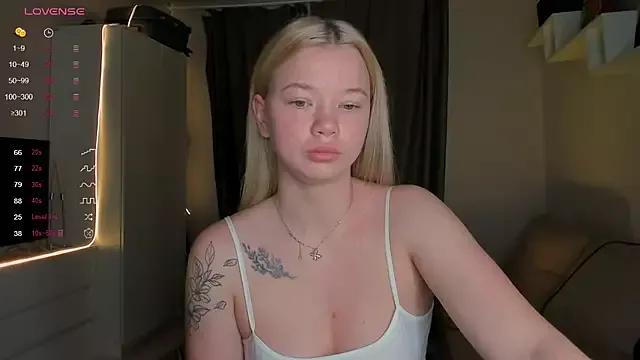 dinky__emily from StripChat is Freechat