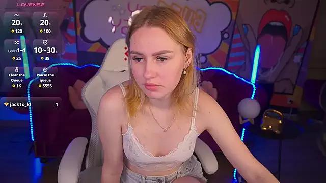 DivineJass from StripChat
