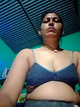 DOLLY-739 from StripChat is Freechat