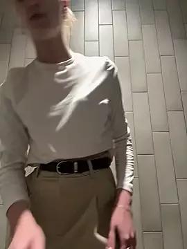 DollyTall from StripChat
