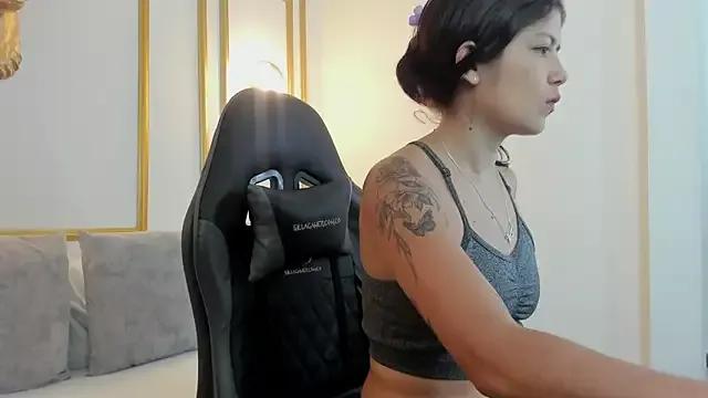 dragonnfly_ from StripChat is Freechat