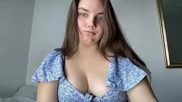 Dreamyblushfairy from StripChat is Freechat