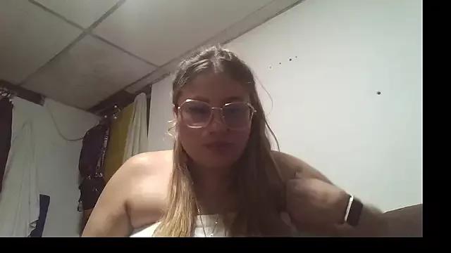 Dulce21_ from StripChat is Freechat