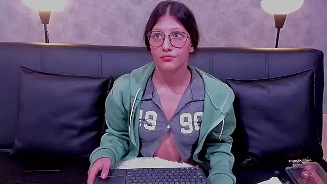 Dulce_Dahia from StripChat is Freechat