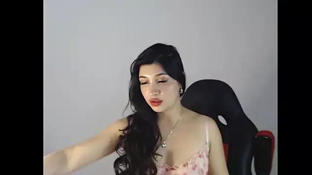 dulcelunar from StripChat is Freechat