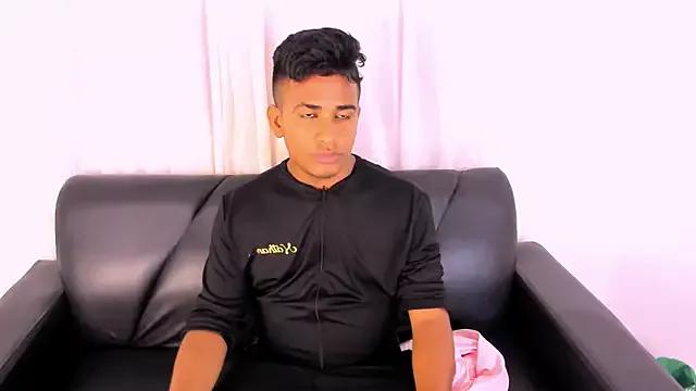 dylan_kisss from StripChat is Freechat
