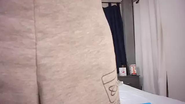 Effie_cooper from StripChat