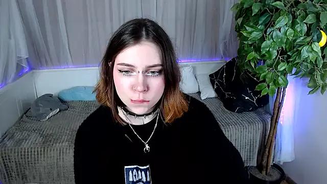 Effie_Woods from StripChat