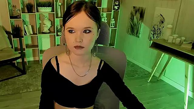 Elainebeness from StripChat is Freechat