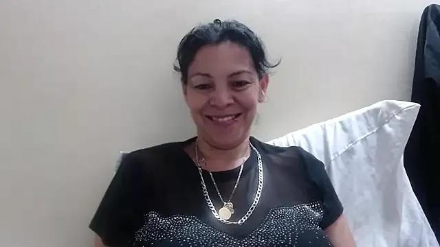 electra-mommy from StripChat