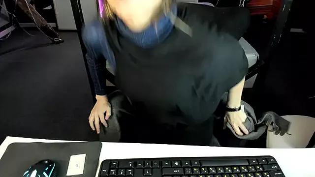 Photos of Elizabe_th from StripChat is Freechat