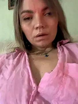 Ella_Pearlie from StripChat