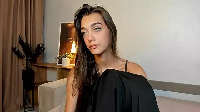 Elli_Lourence from StripChat is Freechat