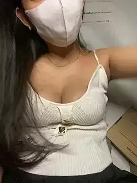 ELLIE_ELLIE from StripChat is Freechat