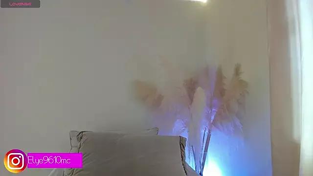 ellie_mcdonald from StripChat