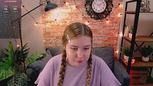 Ellie_Wellie from StripChat