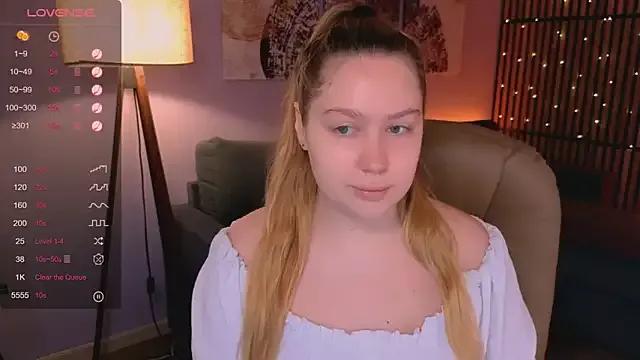 Ellie_Wellie from StripChat is Freechat
