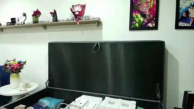Elliee_ from StripChat