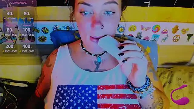 EllieOz from StripChat