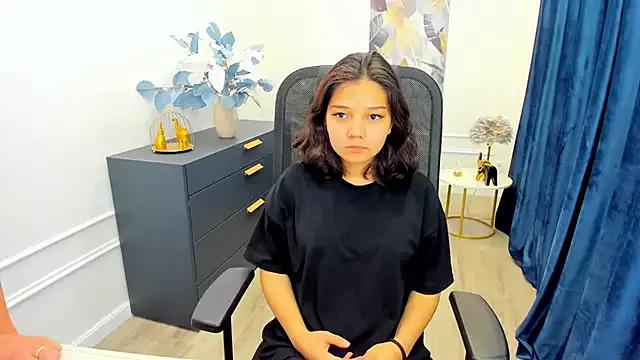 ElliVensda from StripChat