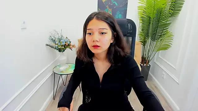 ElliVensda from StripChat is Freechat