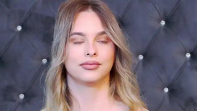 Ellsa_Jean_ from StripChat
