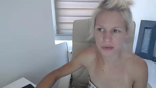 ElssaRush from StripChat