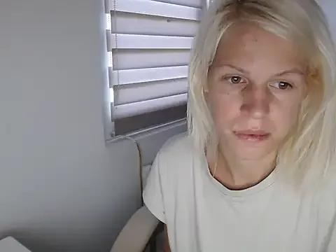 ElssaRush from StripChat