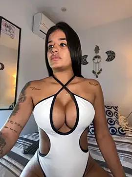 EmelyRogers from StripChat