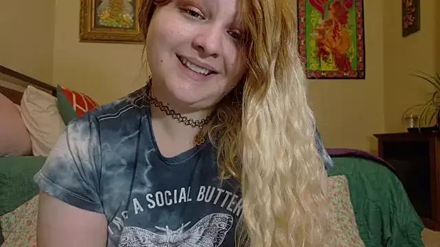 Emihaze from StripChat is Freechat