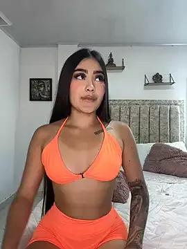 EmiilyEvans_ from StripChat is Freechat