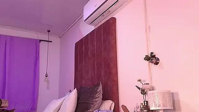 Girls: try live performances with matured performers, from dancing to quirks, in a variety of beautiful sex cams.
