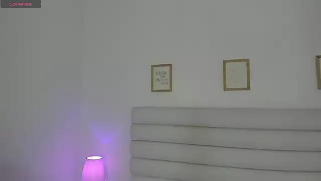 Emily__stone_ from StripChat is Freechat