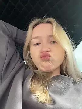 EmilyMood from StripChat is Freechat