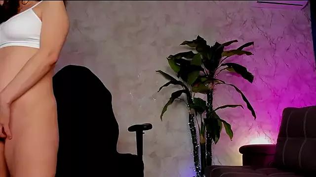 Girls: try live performances with matured performers, from dancing to quirks, in a variety of beautiful sex cams.