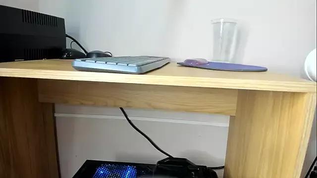 emma__rose1 from StripChat