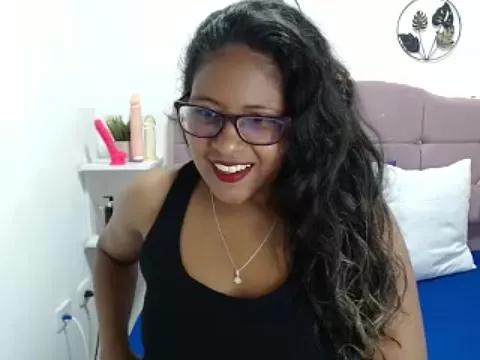 Emma_Benitez from StripChat