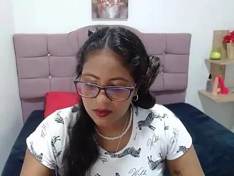 Emma_Benitez from StripChat