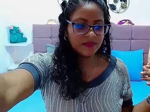 Emma_Benitez from StripChat