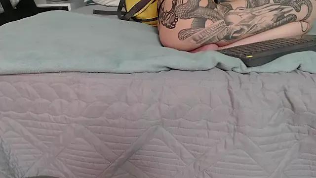 Emma_Foxi from StripChat