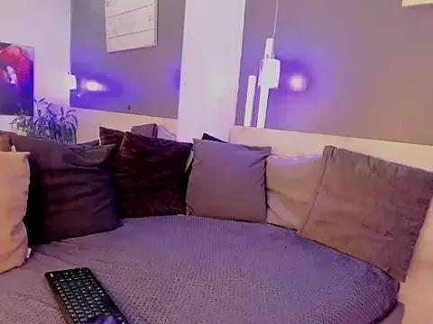 EMMA_ROMANY from StripChat